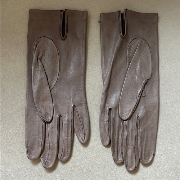 Accessories - Elegant Brown Leather Gloves